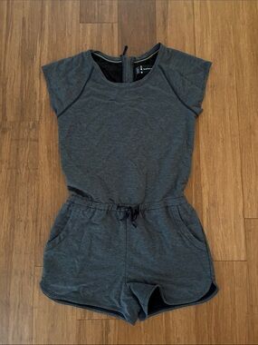 EUC Smartwool romper - size Small